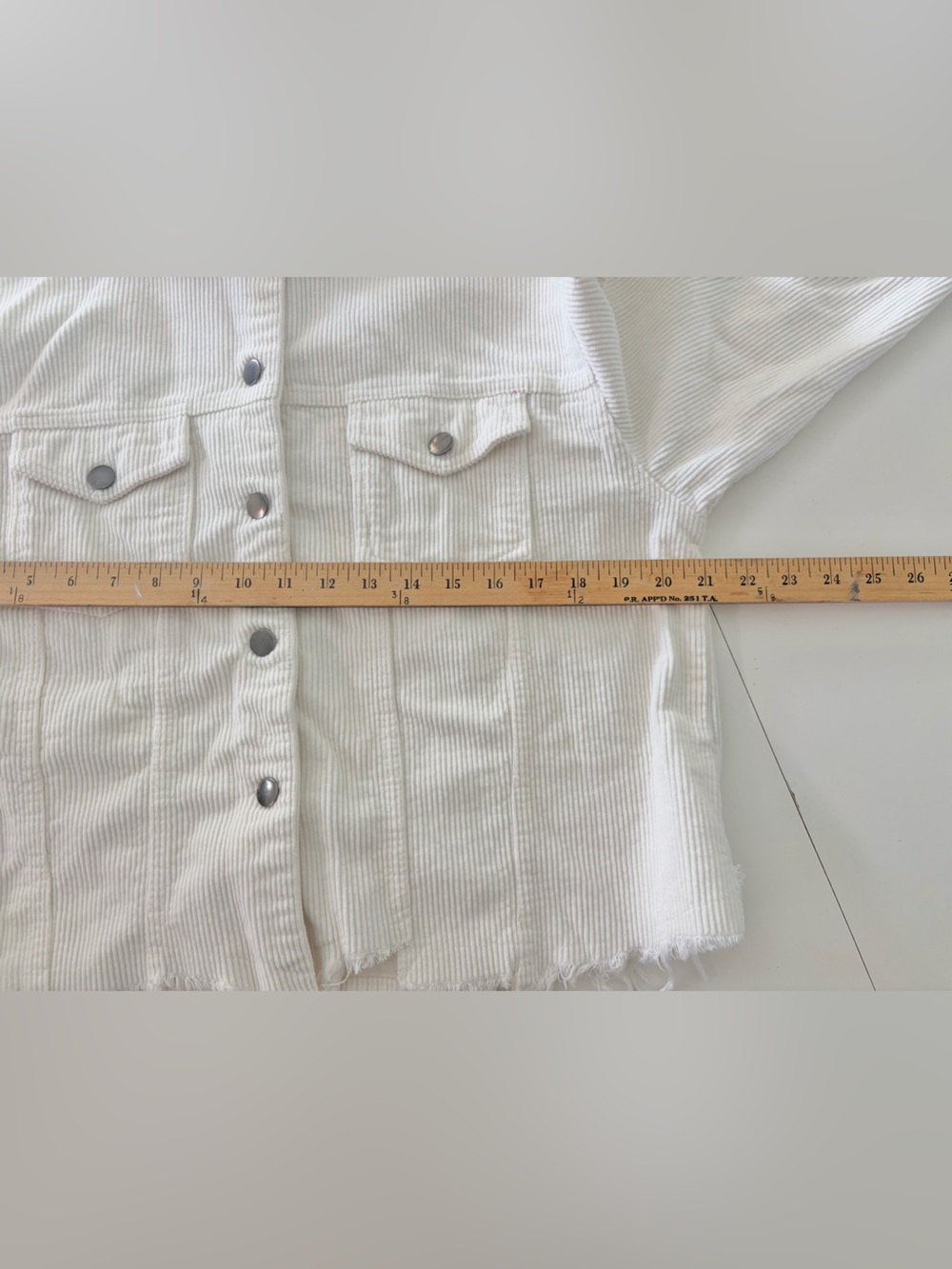 POL Clothing Off White Corduroy Distressed Frayed Raw Hem Trucker Jacket Large - Picture 13 of 14